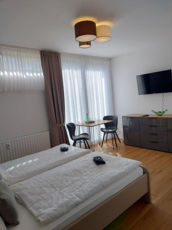 Verkauf eines kleinen Hotel garni in Köln voll genehmigter Beherbergungsbetrieb mit 8 Betten 4 Zimmern, studentisches Wohnen denkbar zimmer