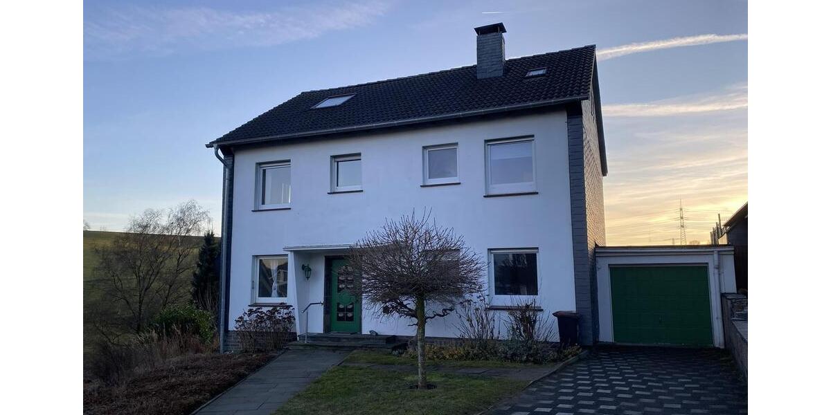 Erdgeschoßwohnung Hückeswagen - 5 Zimmer, 95 m&sup2;, 1.195&euro; | Angebot:25433183