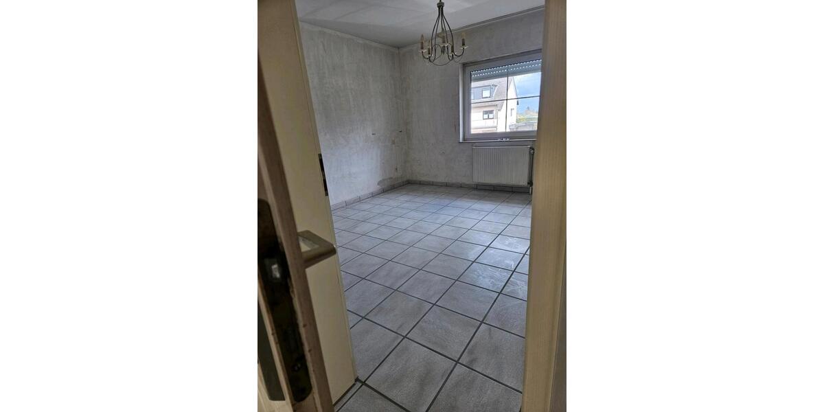 Etagenwohnung Erftstadt - 3 Zimmer, 83 m&sup2;, 1.150&euro; | Angebot:26407226