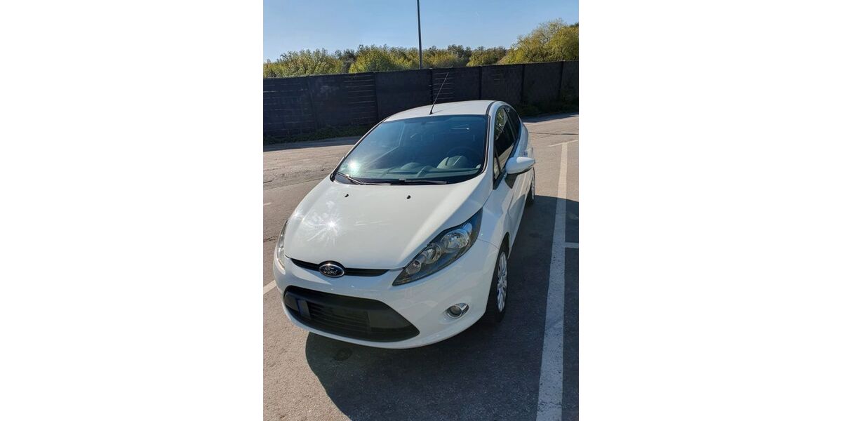Ford Fiesta 112.564 km 4.000 &euro; Haan 42781