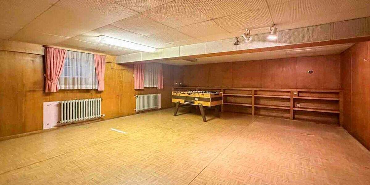 Leverkusen-Rheindorf: Wohnhaus mit Büro, Garten & Wellness - ca. 298 m² Wohn-Nutzfläche 7 zimmer