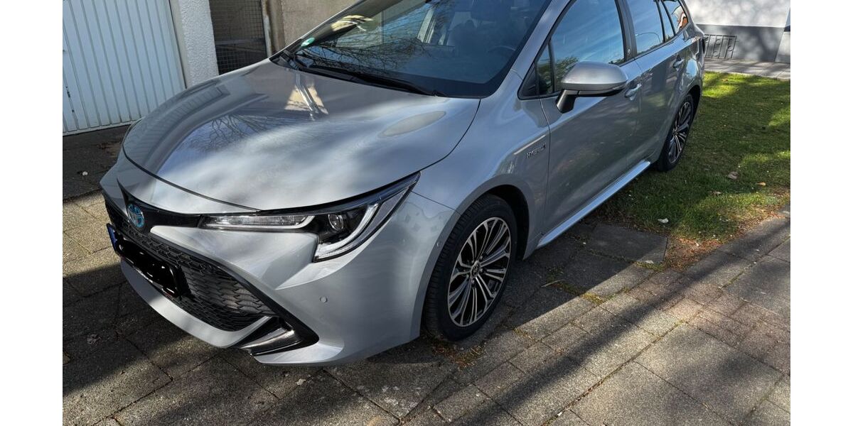 Toyota Corolla 83.000 km 23.200 &euro; Köln 50737