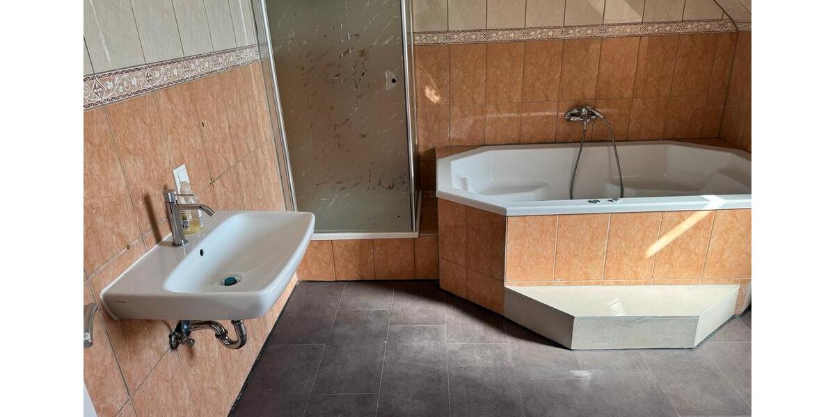 Maisonettenwohnung Bergisch Gladbach Gronau - 6 Zimmer, 120 m&sup2;, 1.600&euro; | Angebot:26532292