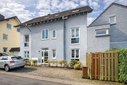 Haus Lohmar - 9 Zimmer, 242 m&sup2;, 745.000&euro; | Angebot:25706578