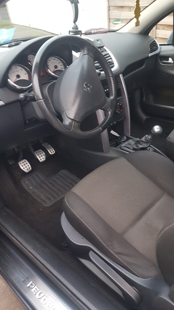 Peugeot 207cc Cabrio Coupe Sport 141.750 km 3.890 € Pulheim 50259