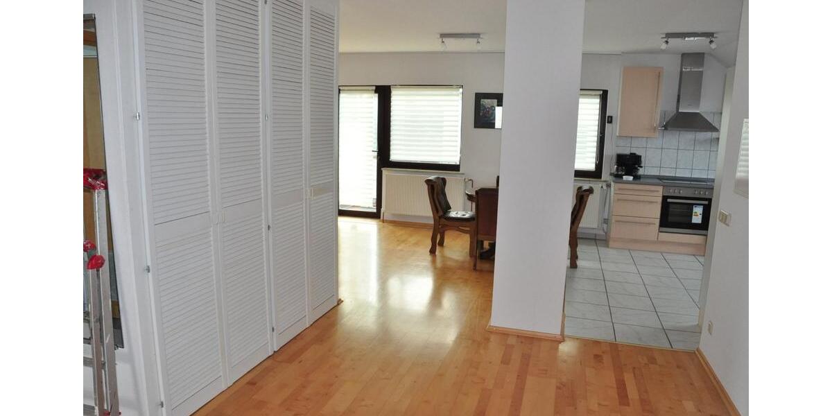 Dachgeschoßwohnung Bergisch Gladbach - 3 Zimmer, 90 m&sup2;, 1.250&euro; | Angebot:22460035