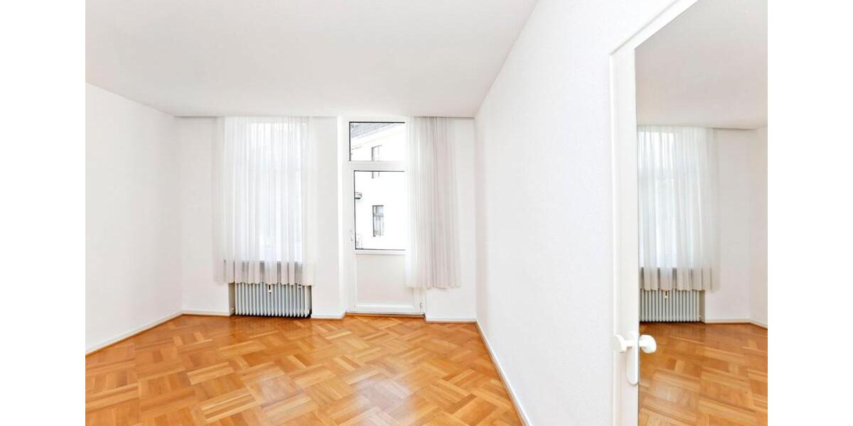 Oberkassel Luegplatz 3Zi Whg Balkon ab 1.04. von Privat 3 zimmer