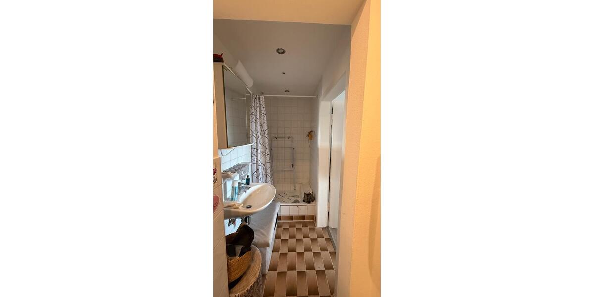 Dachgeschoßwohnung Düsseldorf Derendorf - 1 Zimmer, 25 m&sup2;, 500&euro; | Angebot:26384284