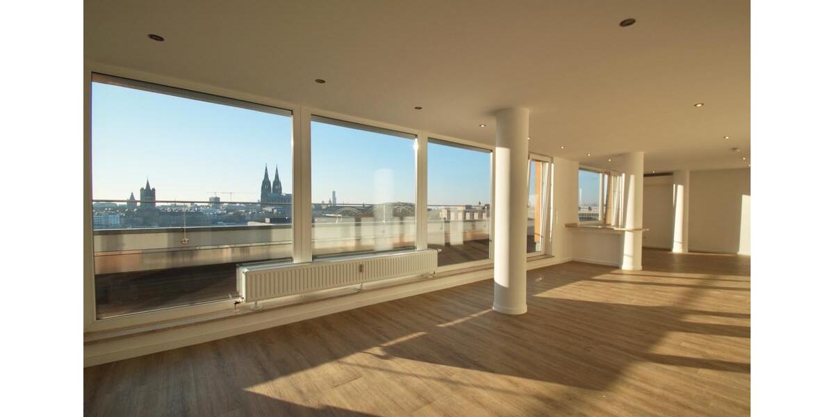 CITYHOUSE: Penthouse - Kölns schönster Blick auf den Dom! 90 m² Terrasse in Süd-West-Ausrichtung 3 zimmer