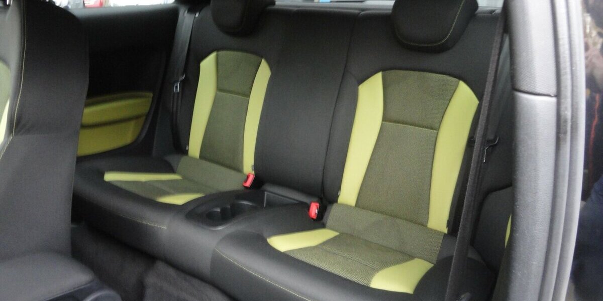 Audi A1 ambition 1,2 TFSI Klimaautom.SHZ PDC Alu17 105.000 km 7.390 &euro; Neuss 41462