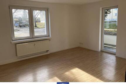 Perfekte FamilienWohnung mit vorteilhafter Raumaufteilung und Balkon! Grüne Lage!