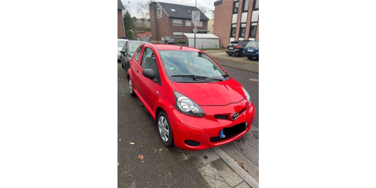 Toyota Aygo (X) 66.000 km 3.850 € Köln 50859
