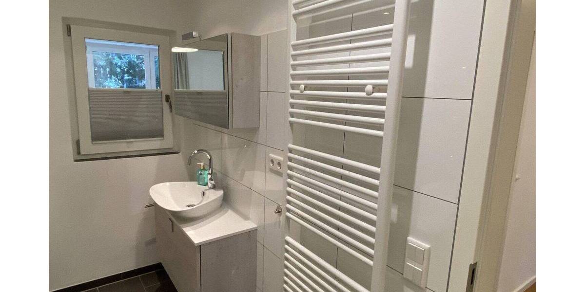 Etagenwohnung Köln Bayenthal - 2 Zimmer, 90 m&sup2;, 2.050&euro; | Angebot:26929407