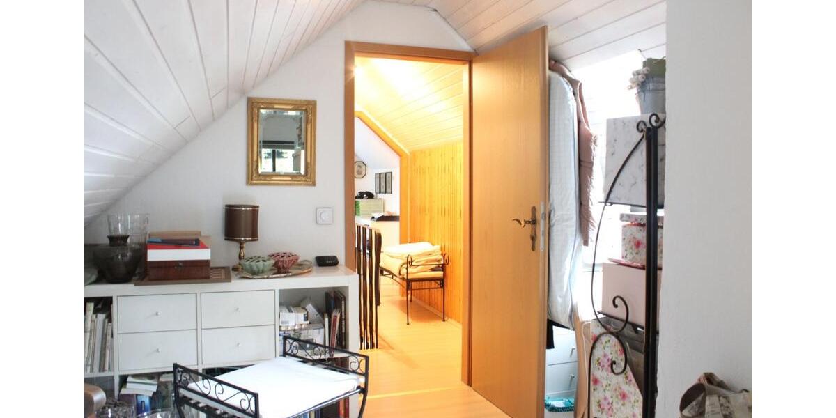 GRUITEN-DORF + + + 4,5 Zimmer Komfort- Wohnung mit Kamin 4.5 zimmer