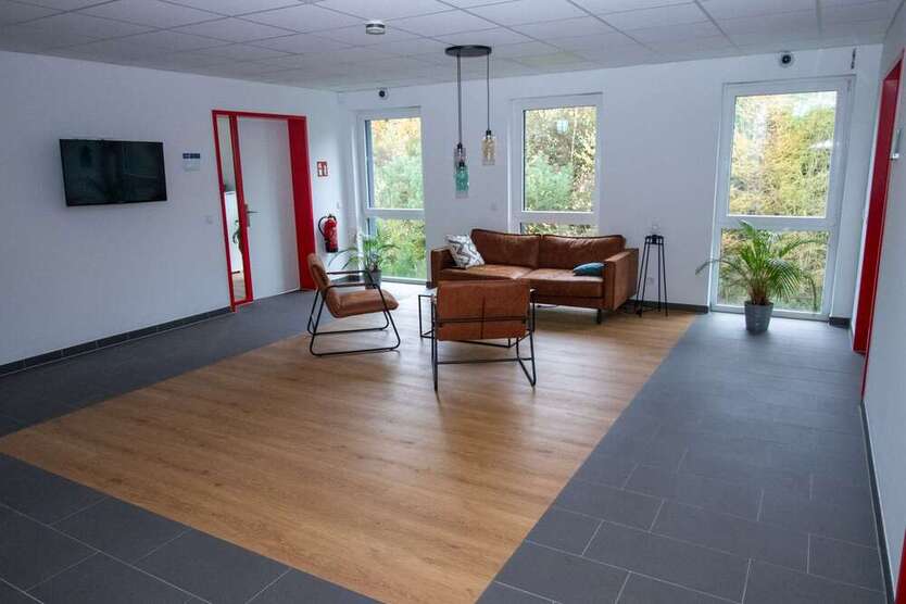Büro in Bergisch Gladbach 6.300 € 559.62 m²