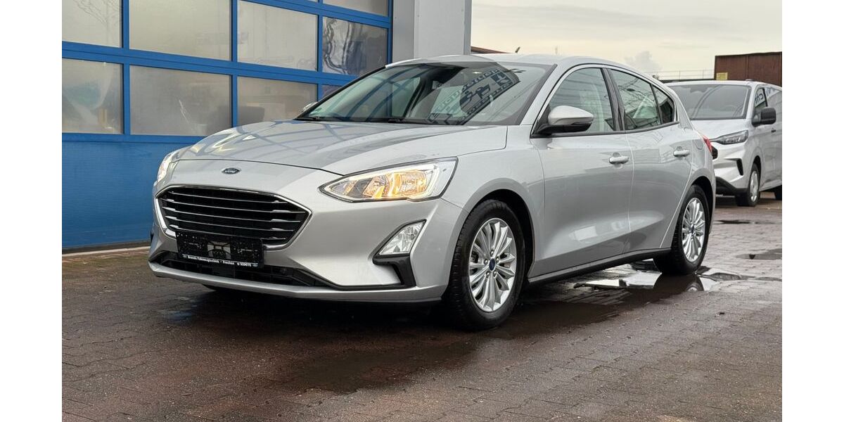 Ford Focus 29.789 km 15.900 &euro; Frechen 50226