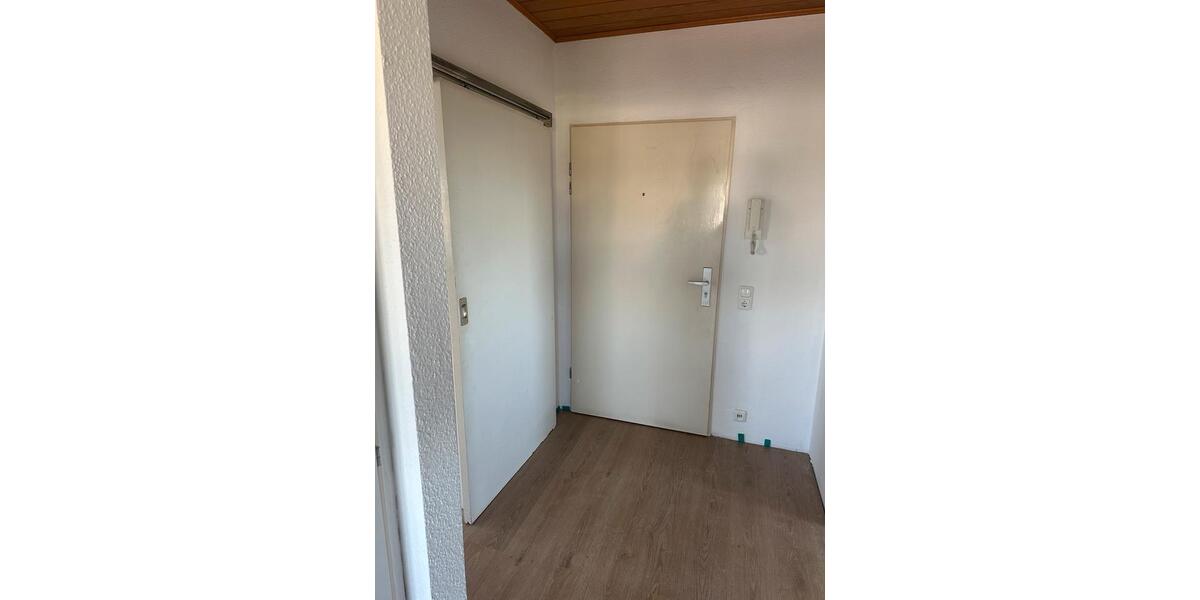 Dachgeschoßwohnung Solingen Aufderhöhe - 2 Zimmer, 70 m&sup2;, 800&euro; | Angebot:26378885