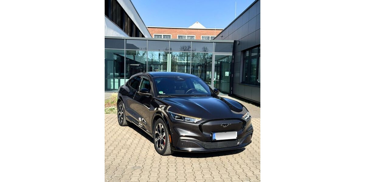 Ford Mustang Mach-E 65.200 km 29.900 &euro; Köln 51069