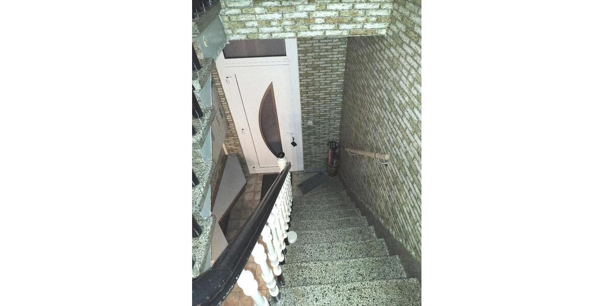 Wohn- und Geschäftshaus in Köln-Hochkirchen - gleichermaßen interessant für Eigennutzer und Kapitalanleger 12 zimmer