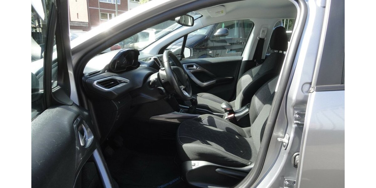 Peugeot 2008 Active 1,2 Klima SHZ PDC Allwetter 60.000 km 8.990 € Neuss 41462