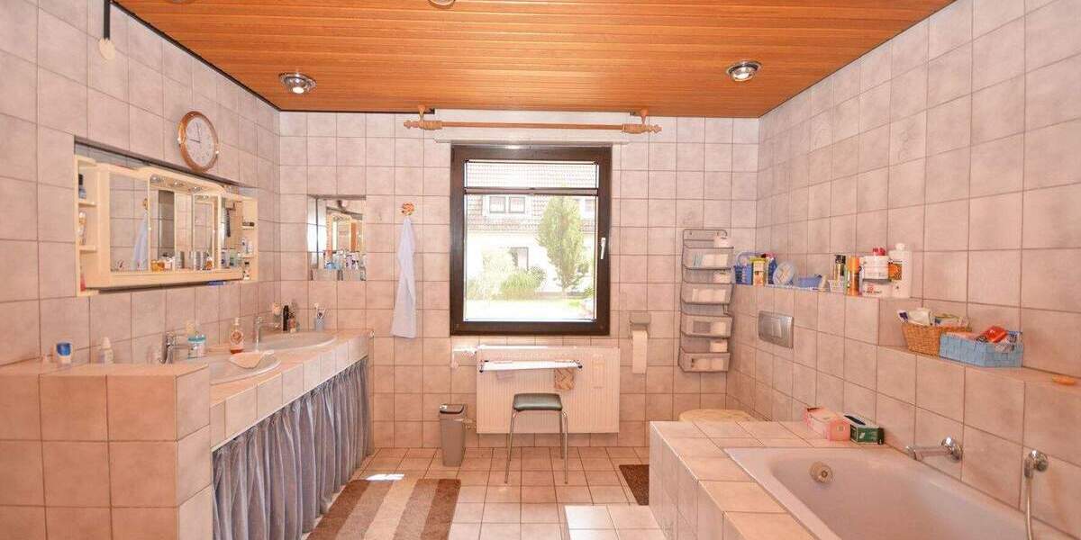 Doppelhaushälfte mit viel Potenzial in Hürth-Berrenrath 4 zimmer