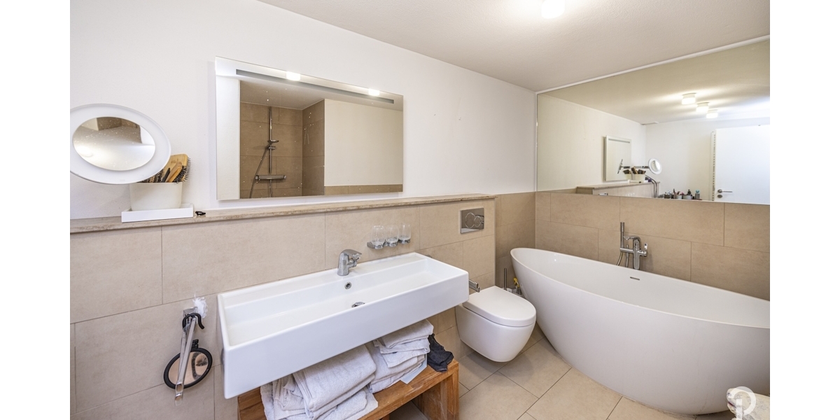 Charmantes Split-Level-Reihenendhaus in unmittelbarer Rheinnähe im Herzen von Düsseldorf-Benrath - Reihenendhaus Düsseldorf Stadtbezirk 9 | Angebot:27007603