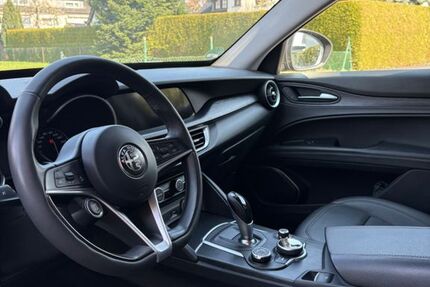Alfa Romeo Stelvio 82.400 km 22.995 &euro; Köln 51145
