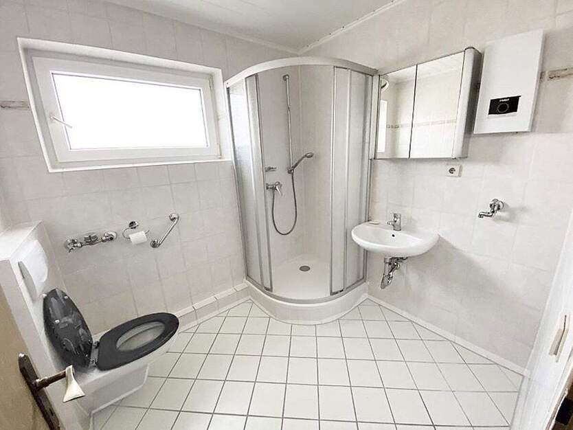 Ruhige Lage, barrierefrei, Hausmeisterservice, GartenSpielplatz, FensterHeizung NEU2025 3 zimmer