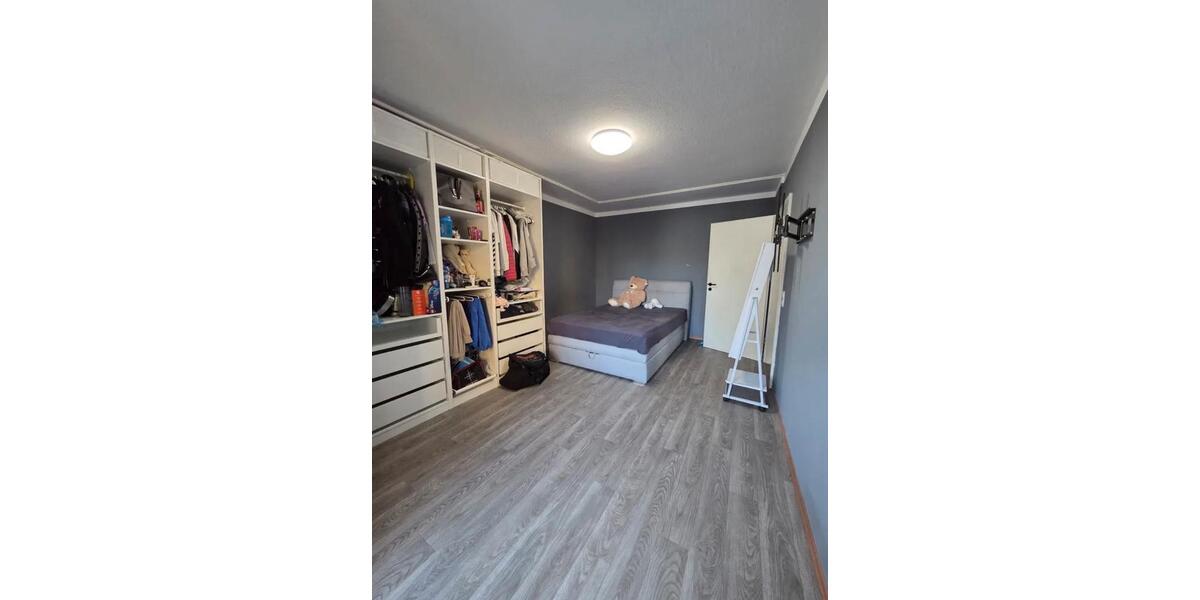 Etagenwohnung Remscheid - 4 Zimmer, 97 m&sup2;, 230.000&euro; | Angebot:27071952