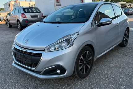 Peugeot 208 151.000 km 4.599 &euro; Köln 50767