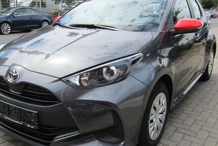 Toyota Yaris 15.620 km 13.990 &euro; Köln 51105