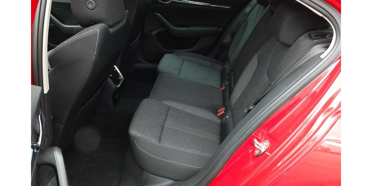 Skoda Octavia 2.0TDi STYLE NAVI BLUETOOTH PARKPILOT 53.254 km 18.908 &euro; Köln 50858