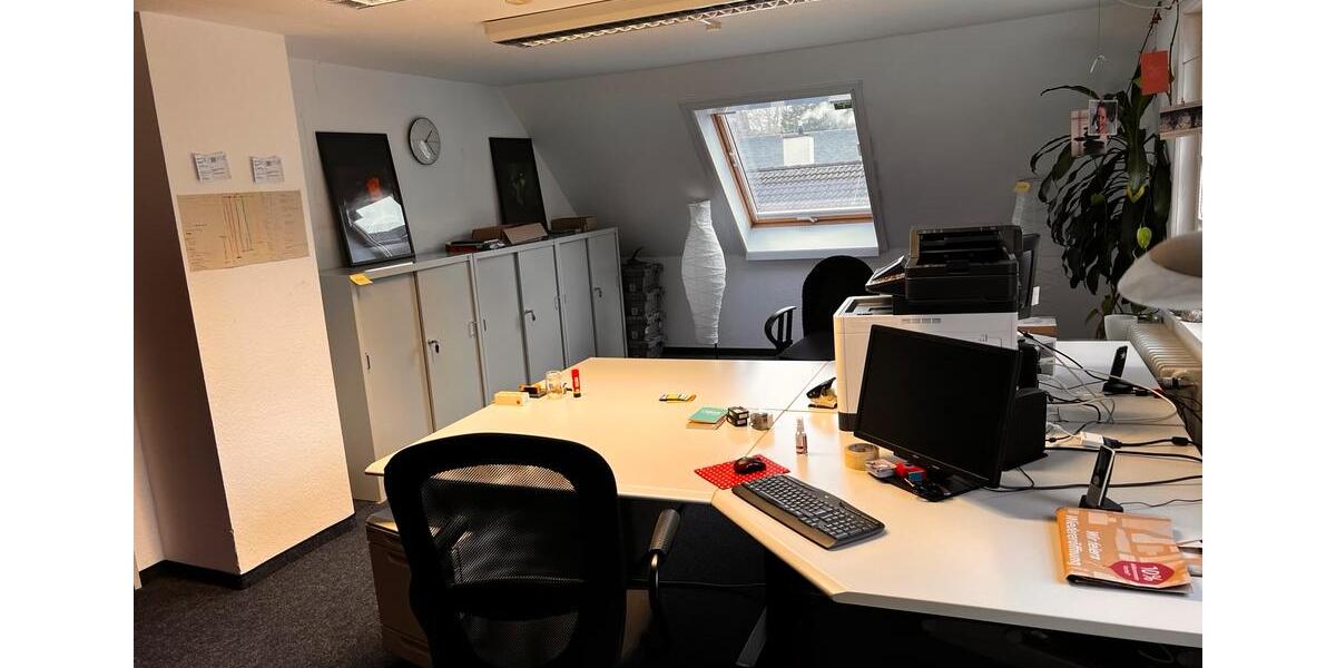 Dachgeschoss komplett zu mieten 100QM zimmer