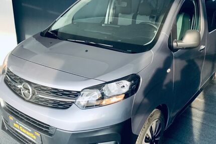 Opel Vivaro 49.700 km 21.499 &euro; Hilden 40723