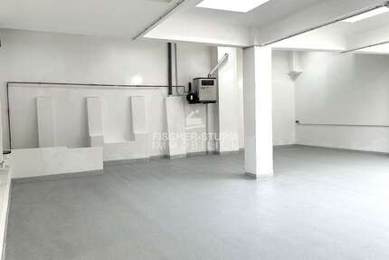 Halle in Düsseldorf 2.385 € 211.75 m² zimmer