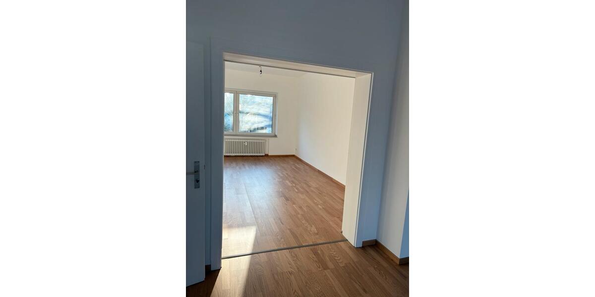 Etagenwohnung Düsseldorf Derendorf - 3 Zimmer, 96 m&sup2;, 1.750&euro; | Angebot:25612873