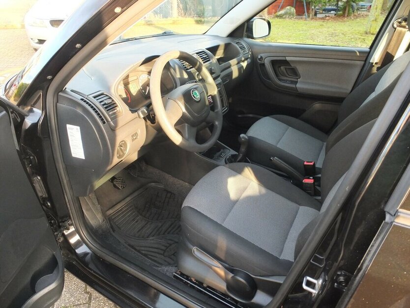 Skoda Fabia CLASSIC KLIMAANLAGE FINANZIERUNG möglich 146.211 km 3.498 € Köln 50858