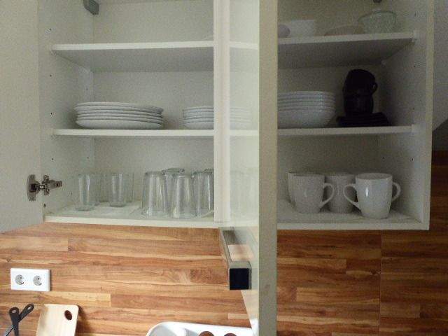 EXKLUSIV KOMPLETT MÖBLIERT EINBAUKÜCHE SANIERTES BAD GROßER BALKON LAMINAT 1. ETAGE WERSTENUNINÄHE 2 zimmer