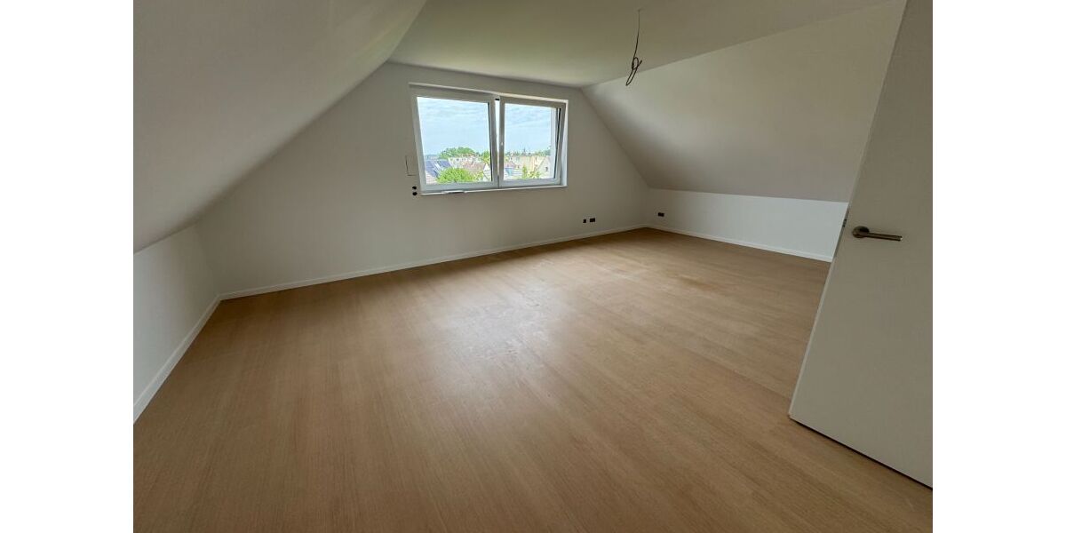 Erstbezug großzügige Maisonette in Rösrath TOP Anbindung Nahe Autobahn - Maisonettenwohnung Rösrath | Angebot:27085335
