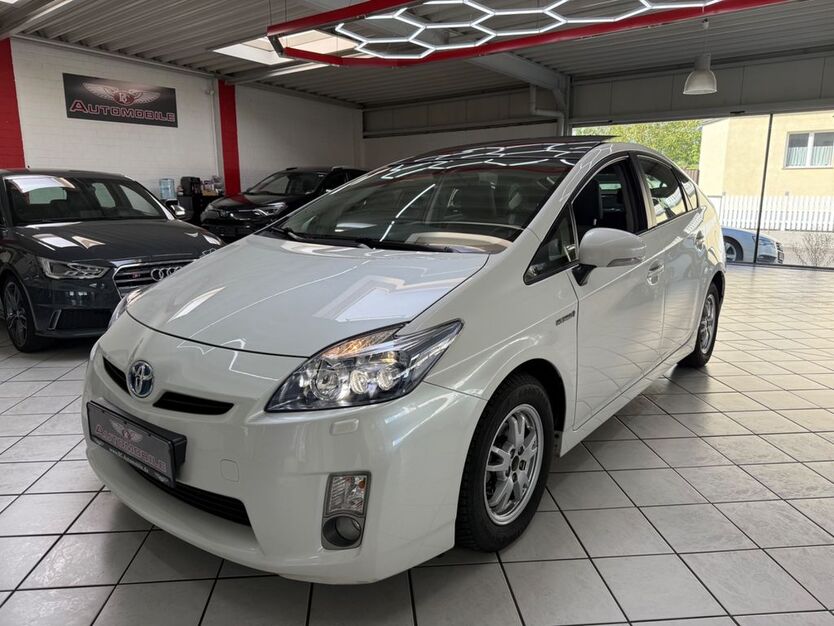 Toyota Prius 86.300 km 13.400 € Leverkusen 51371