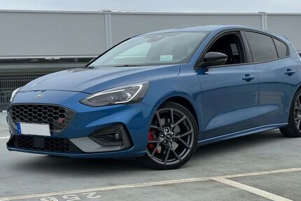 Ford Focus 40.700 km 23.900 &euro; Remscheid 42897