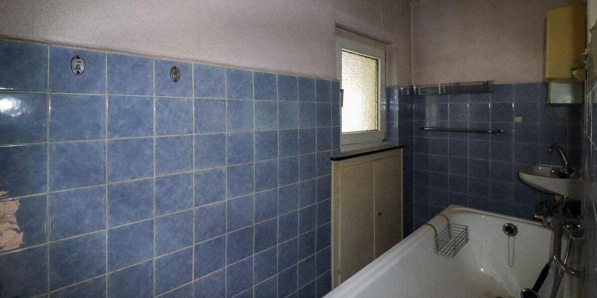 Einfamilienhaus mit großem Grundstück und zusätzlichem sanierungsbedürftigen Wohngebäude 5 zimmer