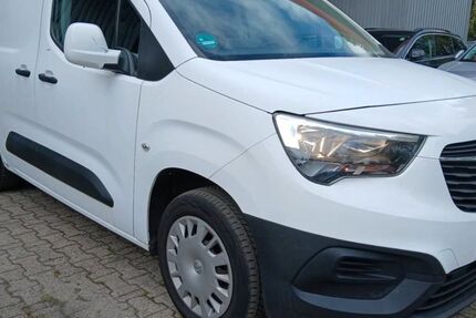 Opel Combo 102.990 km 8.195 &euro; HILDEN 40724