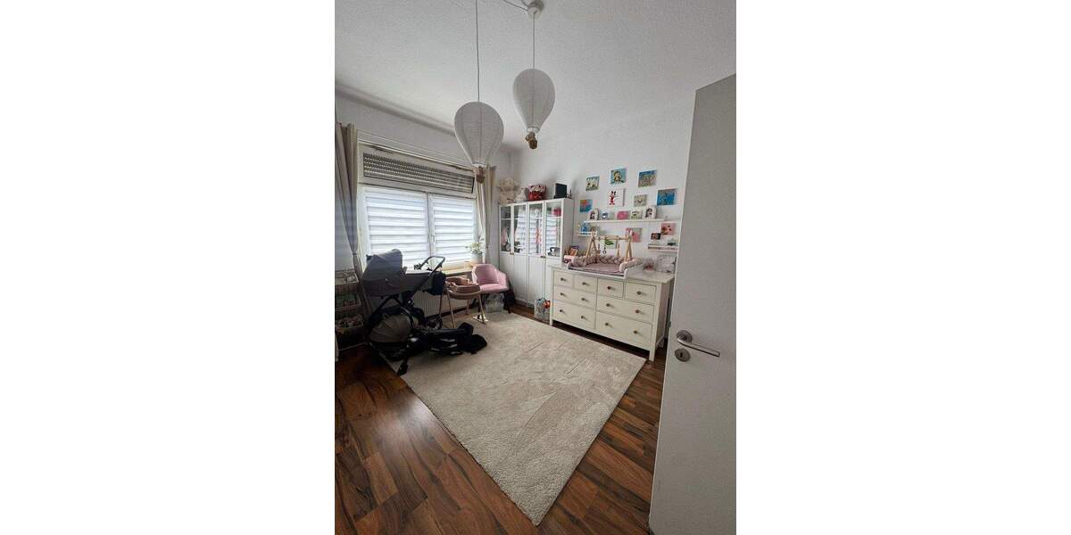 Etagenwohnung Hilden Kalstert - 3 Zimmer, 92 m&sup2;, 1.180&euro; | Angebot:25570396