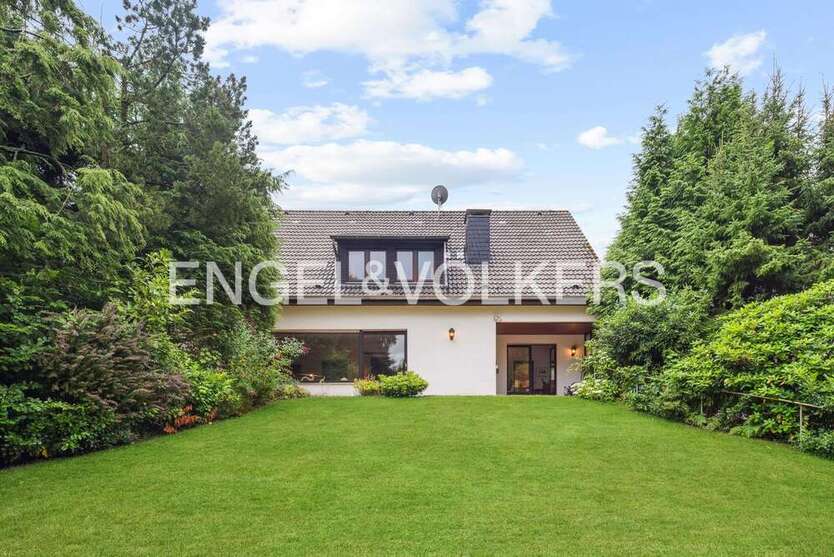 Haus zum Kaufen in Rösrath 798.000 € 203 m² 7 zimmer