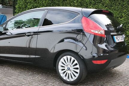 Ford Fiesta 86.780 km 5.200 &euro; Hilden 40721
