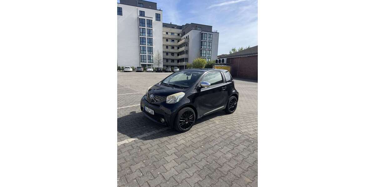 Toyota iQ 154.000 km 4.700 &euro; köln 50668