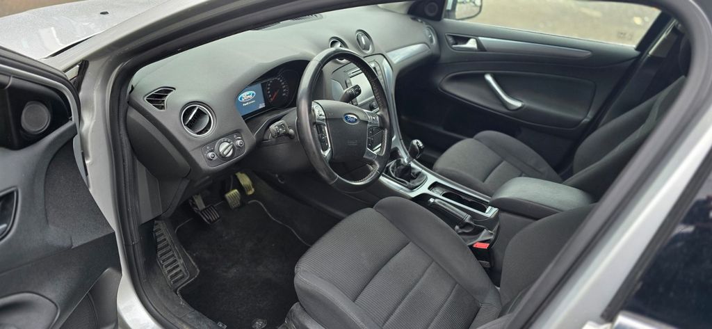 Ford Mondeo 199.000 km 5.300 &euro; Köln 50823