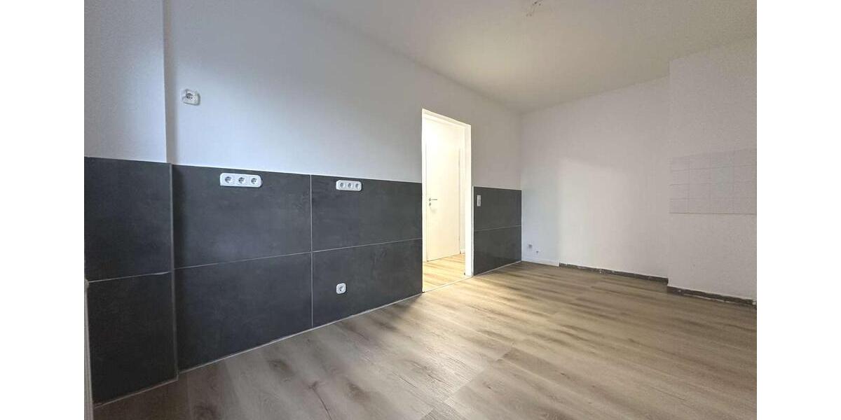 Charmante Doppelhaushälfte mit Wintergarten, Garten und vielseitigen Nutzungsmöglichkeiten 5 zimmer