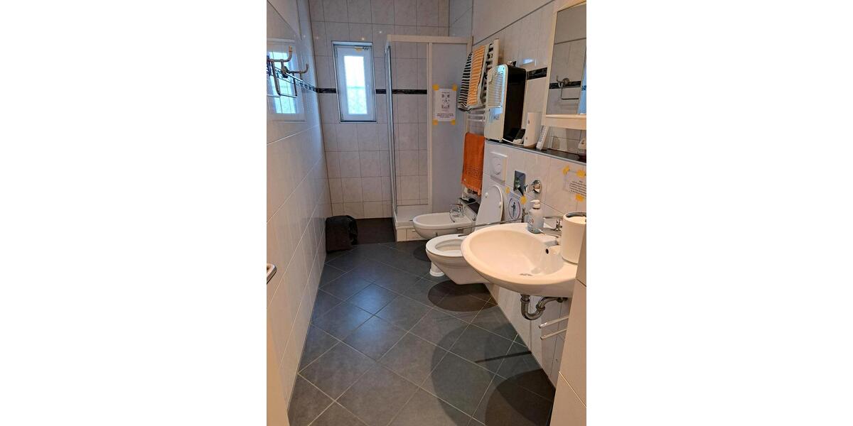 STUDENTEN ZIMMER 20m2 AN 1PERSON NICHTRAUCHER 1 zimmer